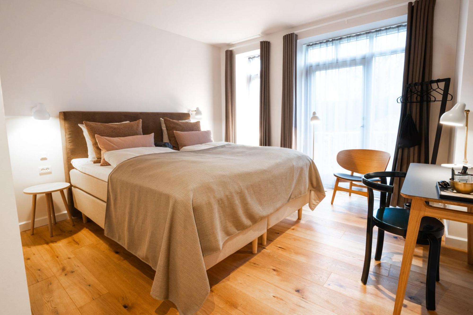 Sixtus Sinatur & Konference Hotel 4*